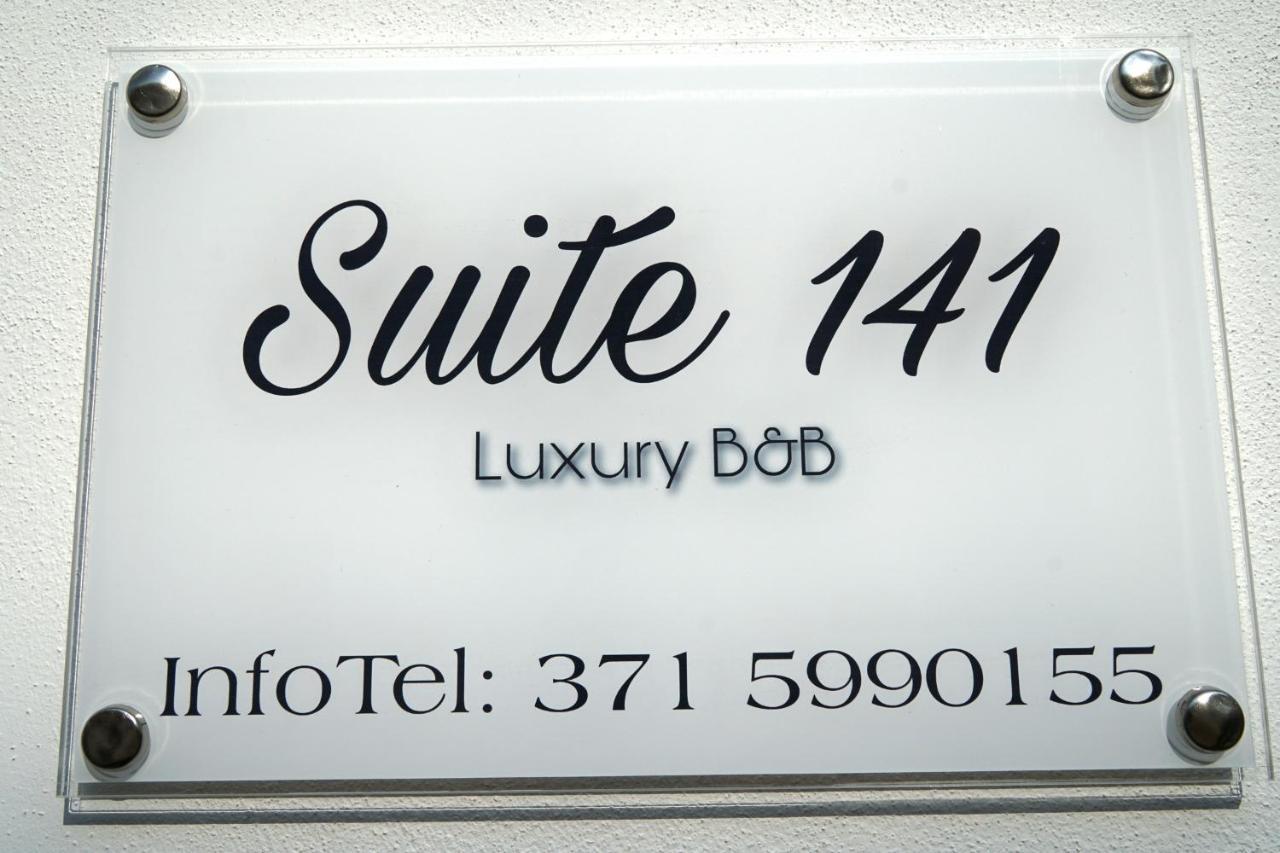 Suite 141 - Luxury B&B Монополи Екстериор снимка